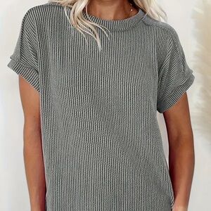 🌻NWT • Express • Top •